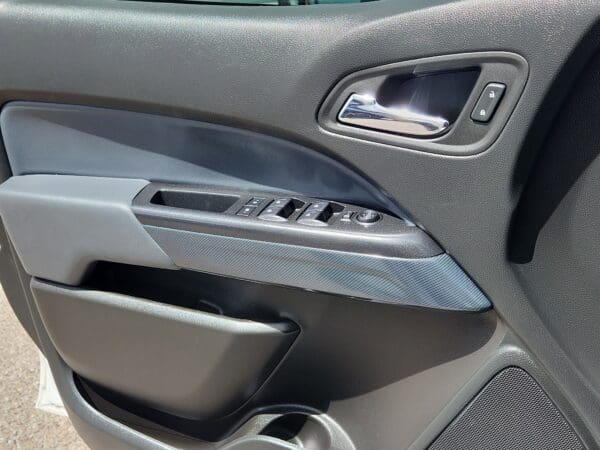 2022 Chevrolet Colorado - Image 13