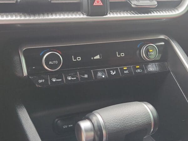 2024 Kia K5 - Image 13
