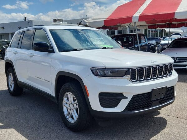 2023 Jeep Grand Cherokee - Image 4