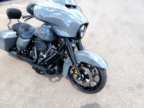 2022 Harley-Davidson FLHXS - Image 3