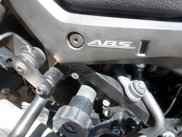 2020 Suzuki V-Strom 650 - Image 12