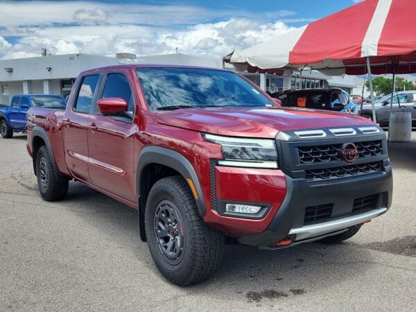 2025 Nissan Frontier - Image 4