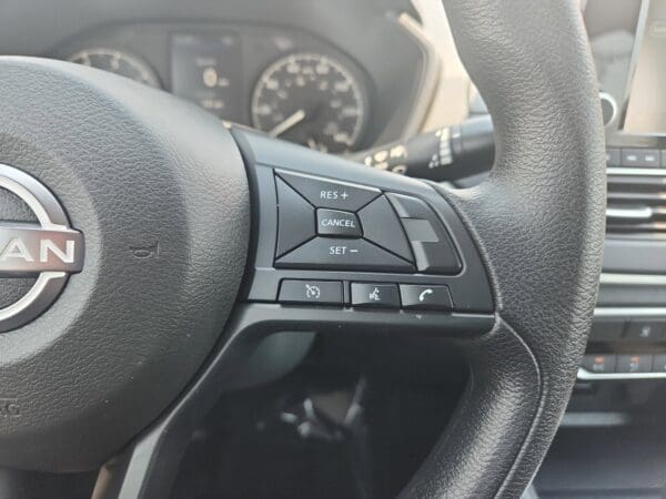 2024 Nissan Altima - Image 7
