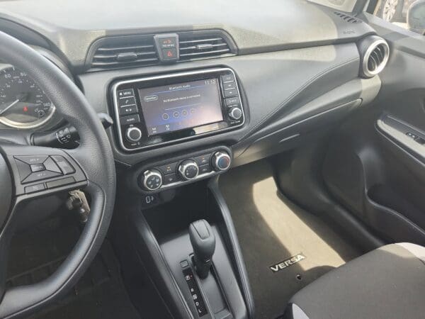 2025 Nissan Versa - Image 9