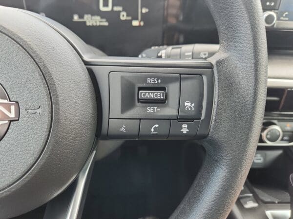 2025 Nissan Kicks - Image 7