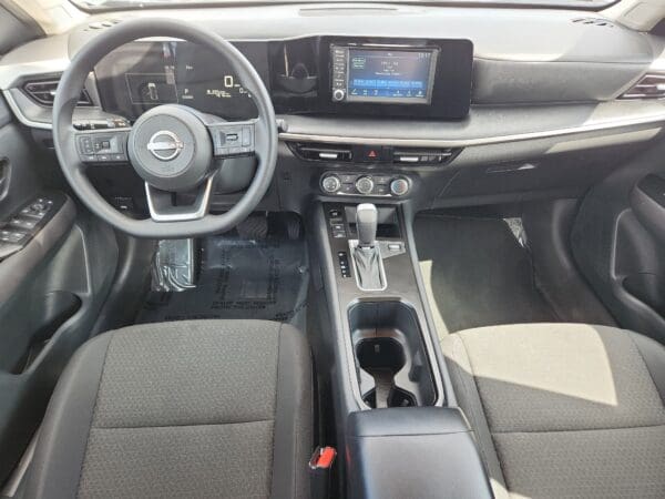 2025 Nissan Kicks - Image 17
