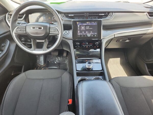 2023 Jeep Grand Cherokee - Image 17