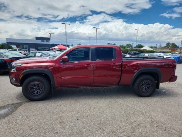 2025 Nissan Frontier - Image 2