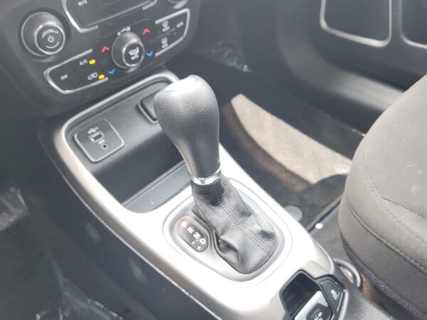 2020 Jeep Compass - Image 10