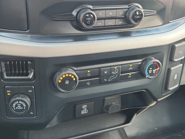 2022 Ford F-150 - Image 12