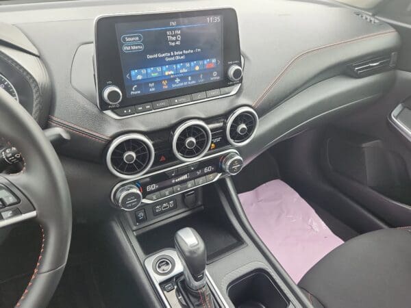 2025 Nissan Sentra - Image 9