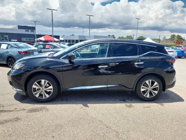 2021 Nissan Murano - Image 2
