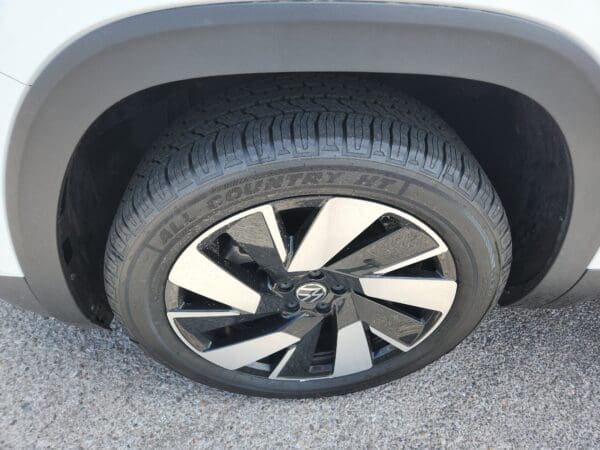 2024 Volkswagen Atlas Cross Sport - Image 20