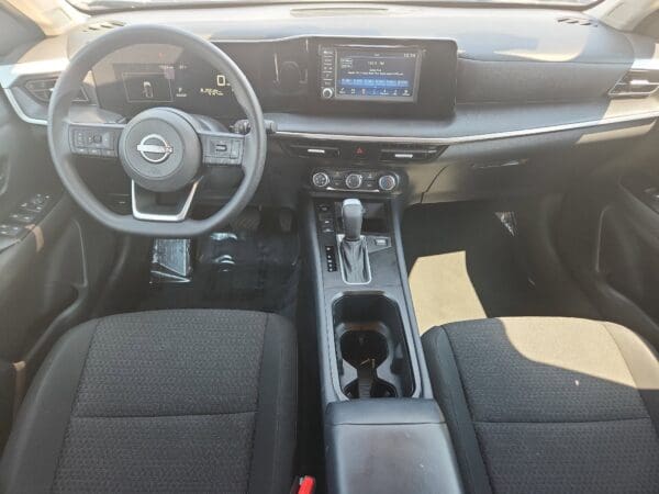 2025 Nissan Kicks - Image 17