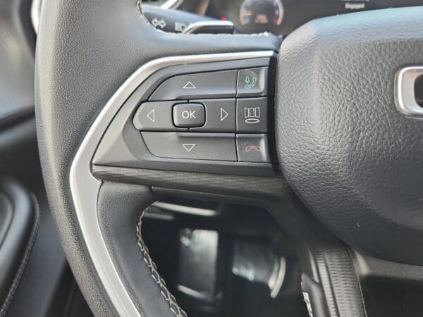 2023 Jeep Grand Cherokee - Image 6
