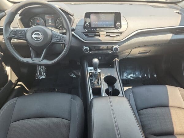 2024 Nissan Altima - Image 17