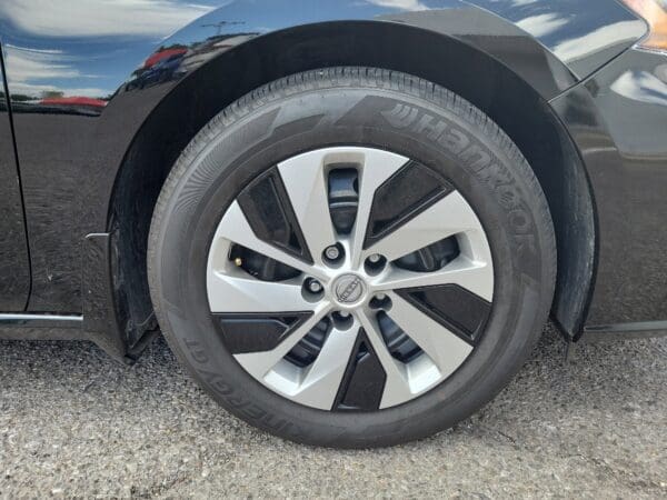 2025 Nissan Altima - Image 16