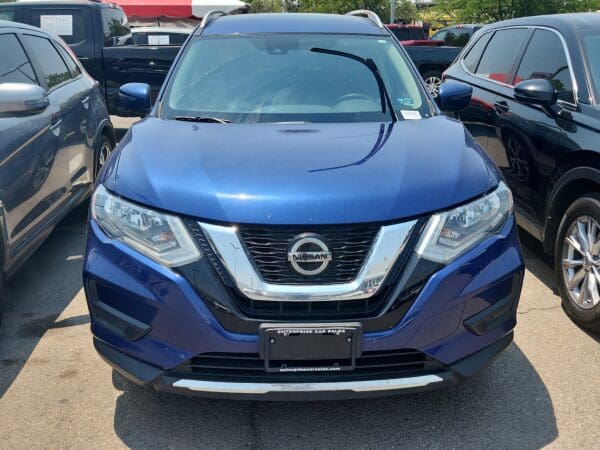 2019 Nissan Rogue - Image 2