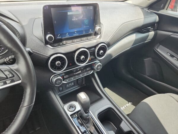 2025 Nissan Sentra - Image 9
