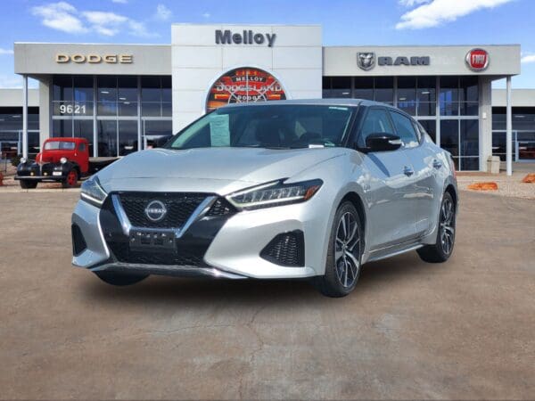 2023 Nissan Maxima - Image 2