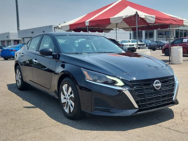 2025 Nissan Altima - Image 4