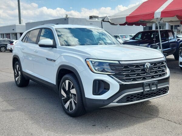 2024 Volkswagen Atlas Cross Sport - Image 4