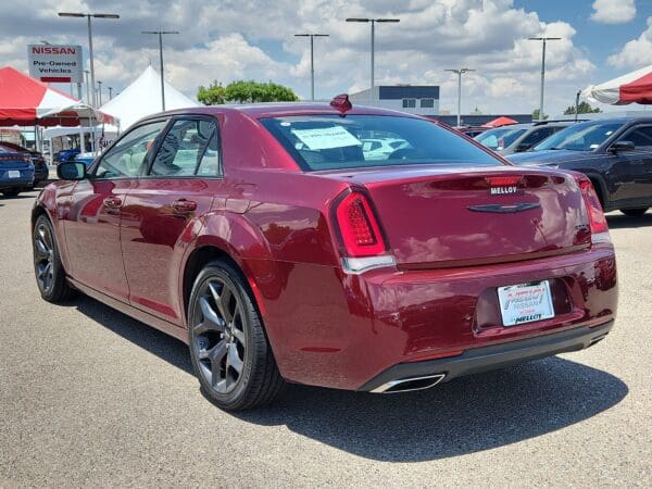 2022 Chrysler 300 - Image 3