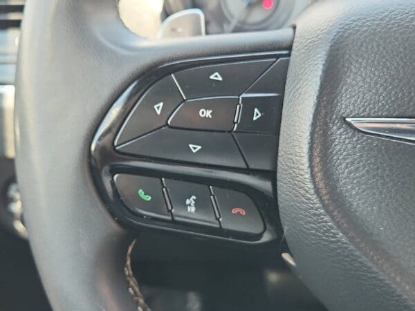 2022 Chrysler 300 - Image 6