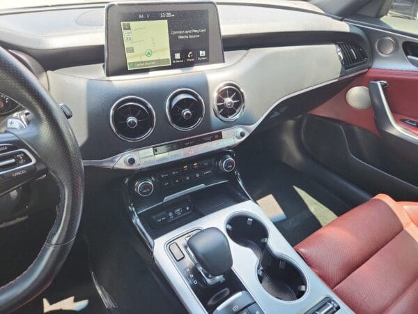 2020 Kia Stinger - Image 9