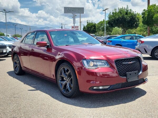 2022 Chrysler 300 - Image 4
