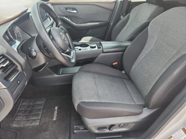 2023 Nissan Rogue - Image 15