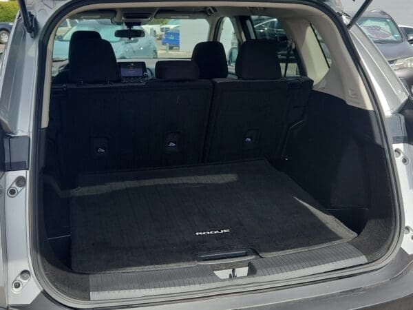 2023 Nissan Rogue - Image 20