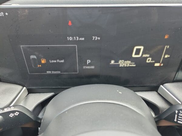 2025 Nissan Kicks - Image 8