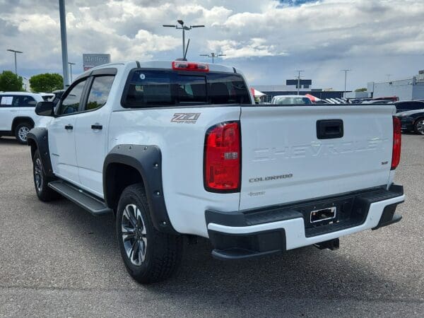 2022 Chevrolet Colorado - Image 3
