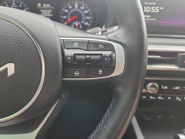 2024 Kia K5 - Image 7