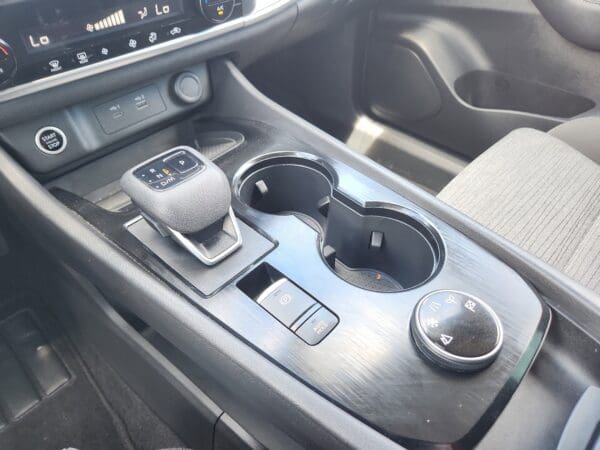 2023 Nissan Rogue - Image 10