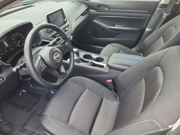 2025 Nissan Altima - Image 7