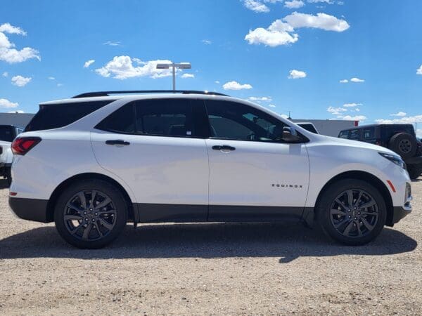 2024 Chevrolet Equinox - Image 9