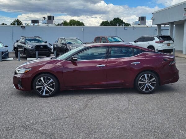 2021 Nissan Maxima - Image 2