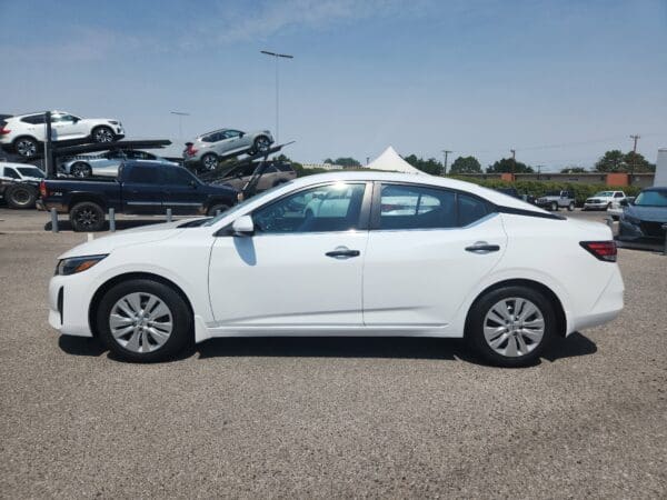 2025 Nissan Sentra - Image 2