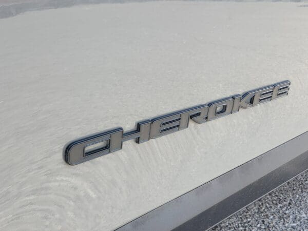 2023 Jeep Cherokee - Image 21