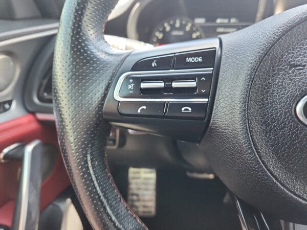 2020 Kia Stinger - Image 6