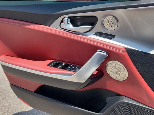 2020 Kia Stinger - Image 14