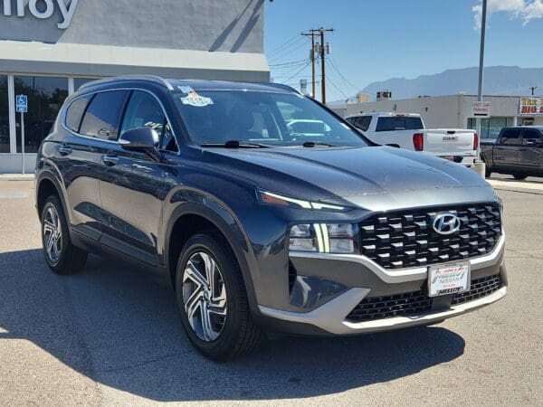 2023 Hyundai Santa Fe - Image 4
