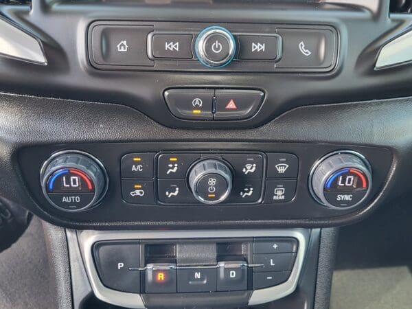 2024 GMC Terrain - Image 23
