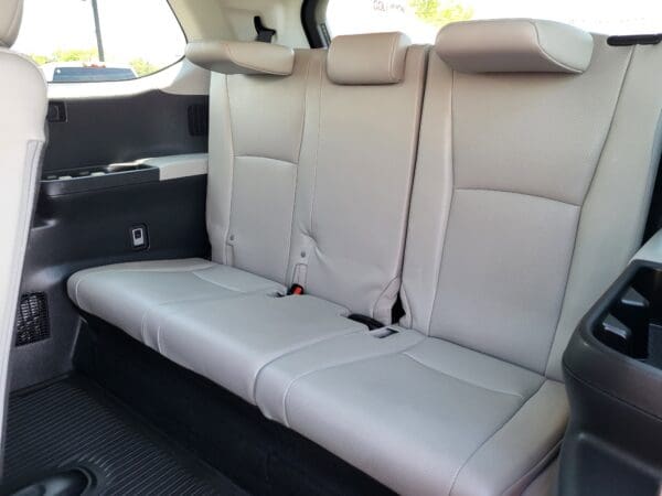 2024 Toyota Grand Highlander - Image 10