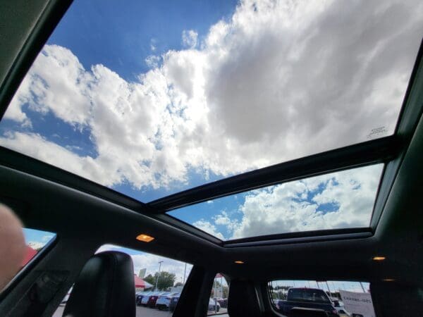 2018 Toyota Highlander - Image 31