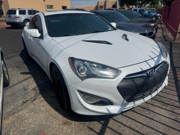 2015 Hyundai Genesis Coupe - Image 2