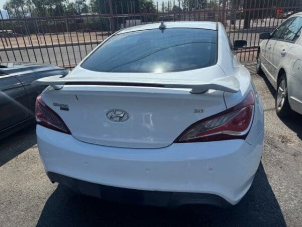 2015 Hyundai Genesis Coupe - Image 3