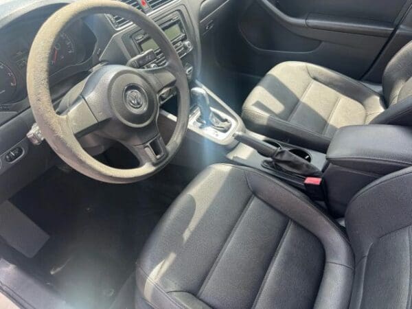 2011 Volkswagen Jetta - Image 6